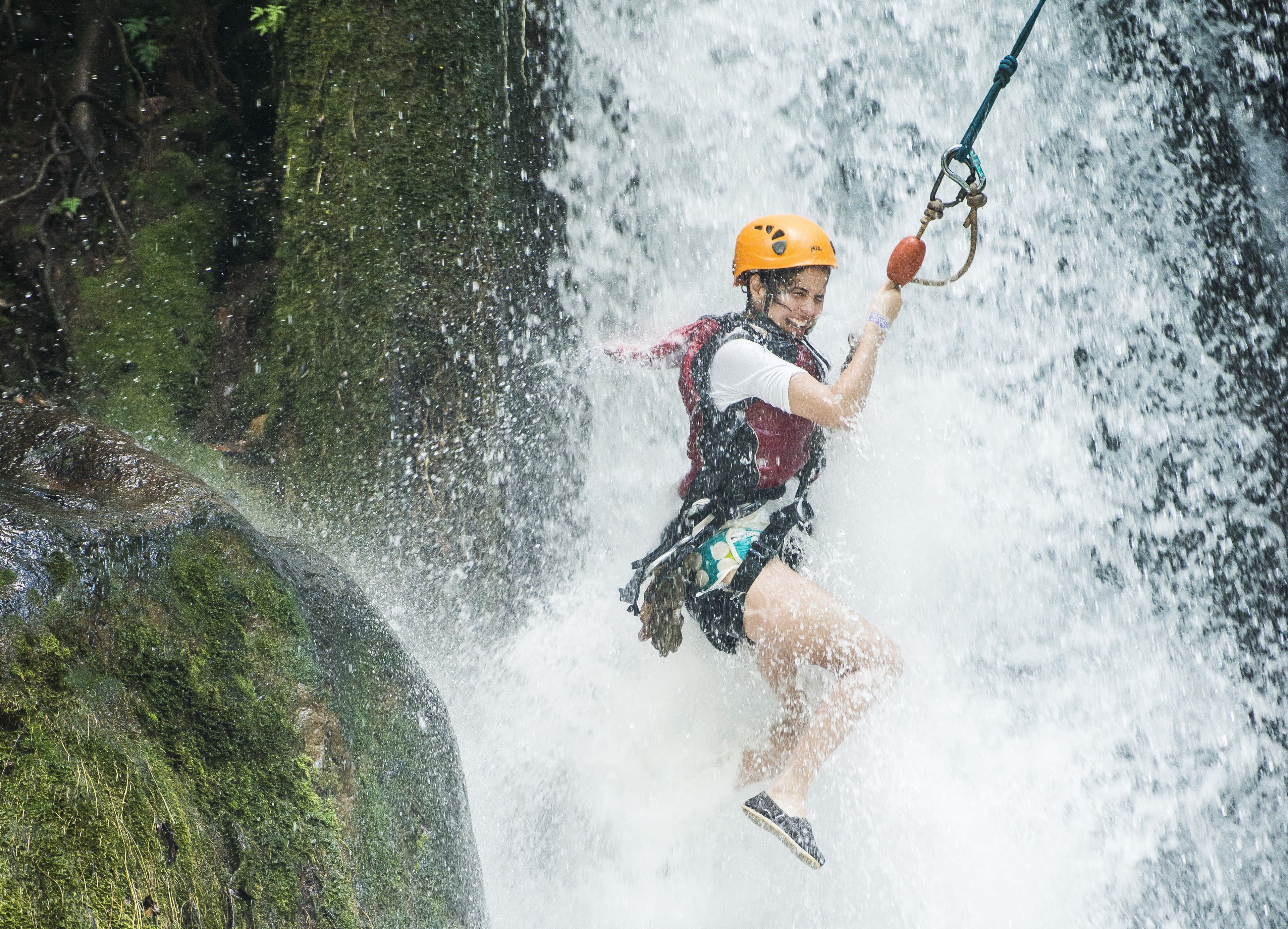Wasserfall-Rappelling